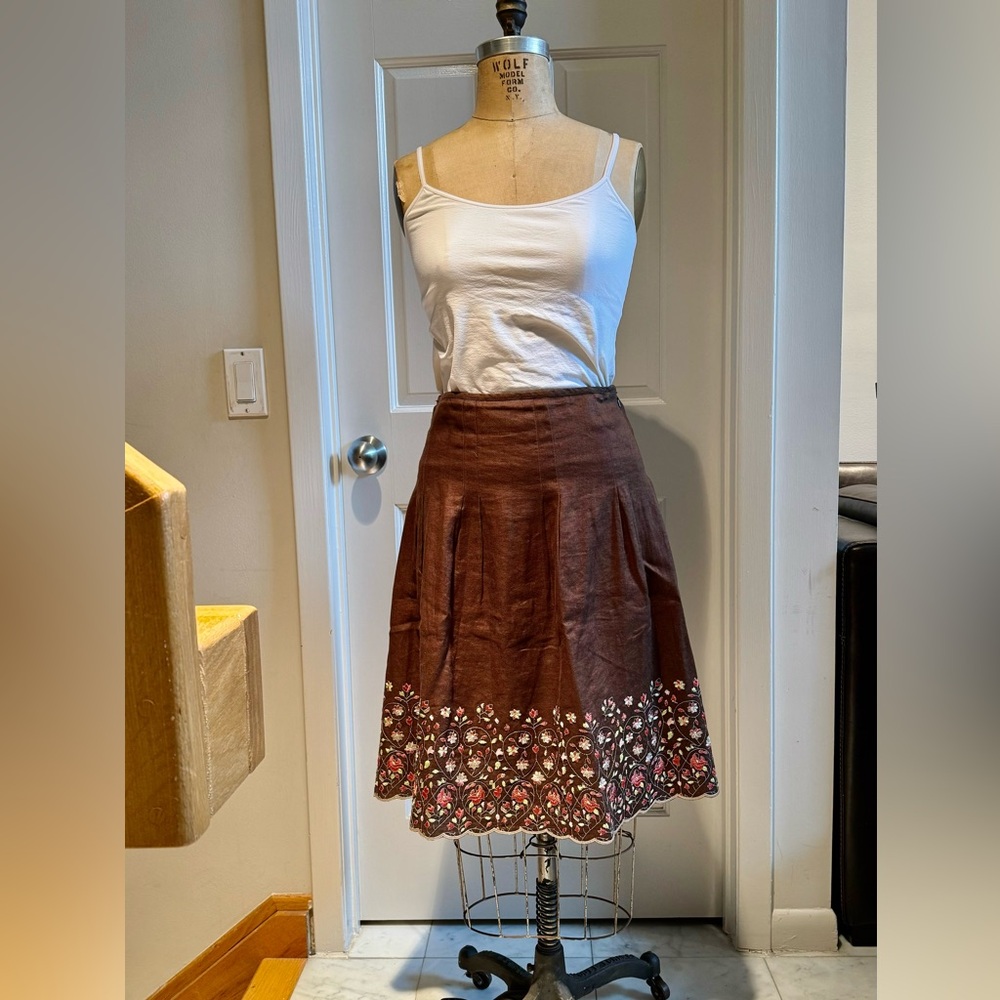 PERFECT OUTFIT.   Skirt and shelf top.
